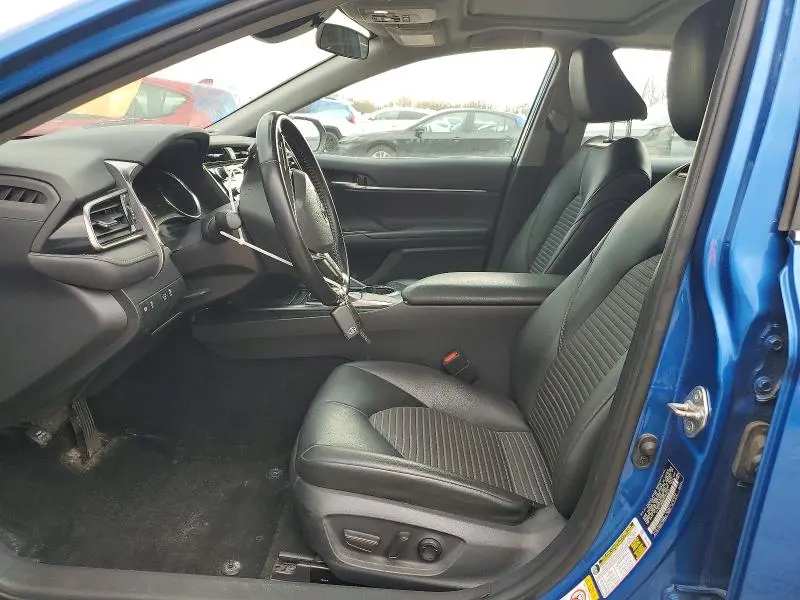 2019 TOYOTA CAMRY SE  