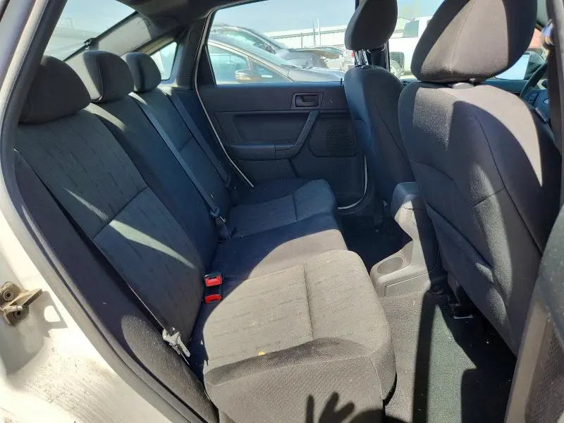 2010 FORD FOCUS SE  