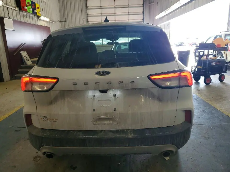 2022 FORD ESCAPE SE  