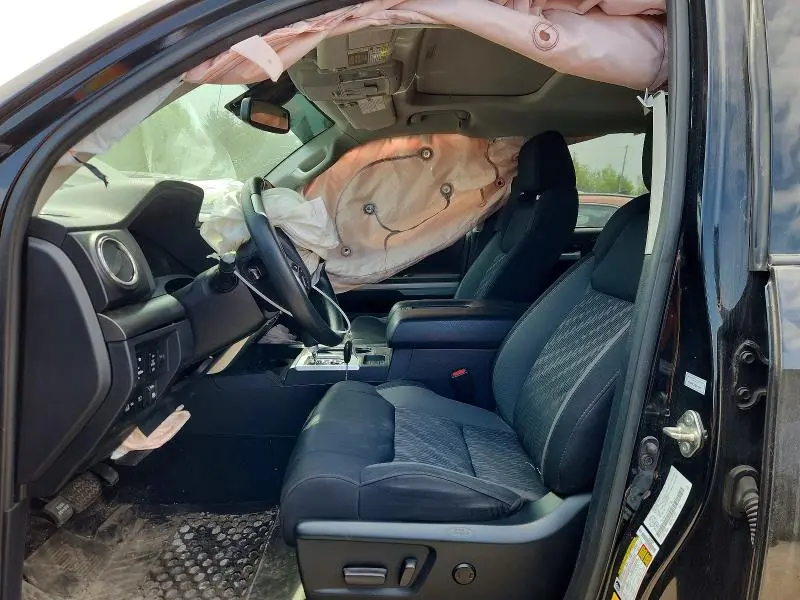 2018 TOYOTA TUNDRA CREWMAX SR5  
