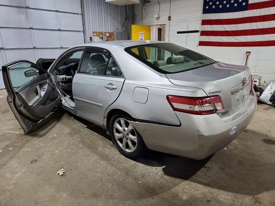 2011 TOYOTA CAMRY LE  