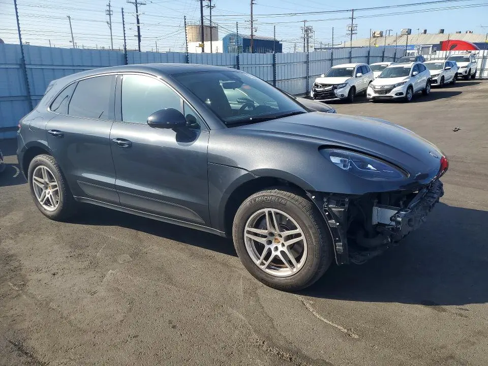 2020 PORSCHE MACAN   