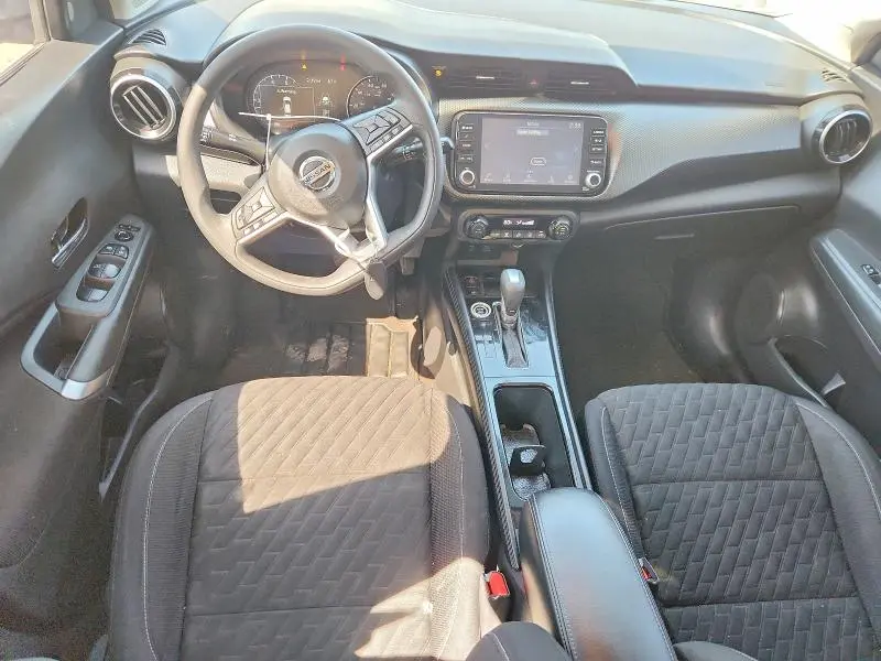 2021 NISSAN KICKS SV  