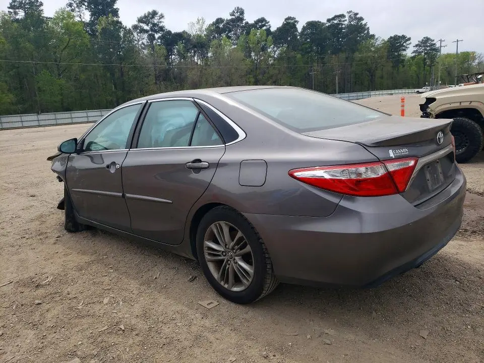 2015 TOYOTA CAMRY SE  