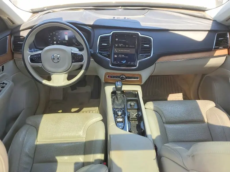 2016 VOLVO XC90 T6  