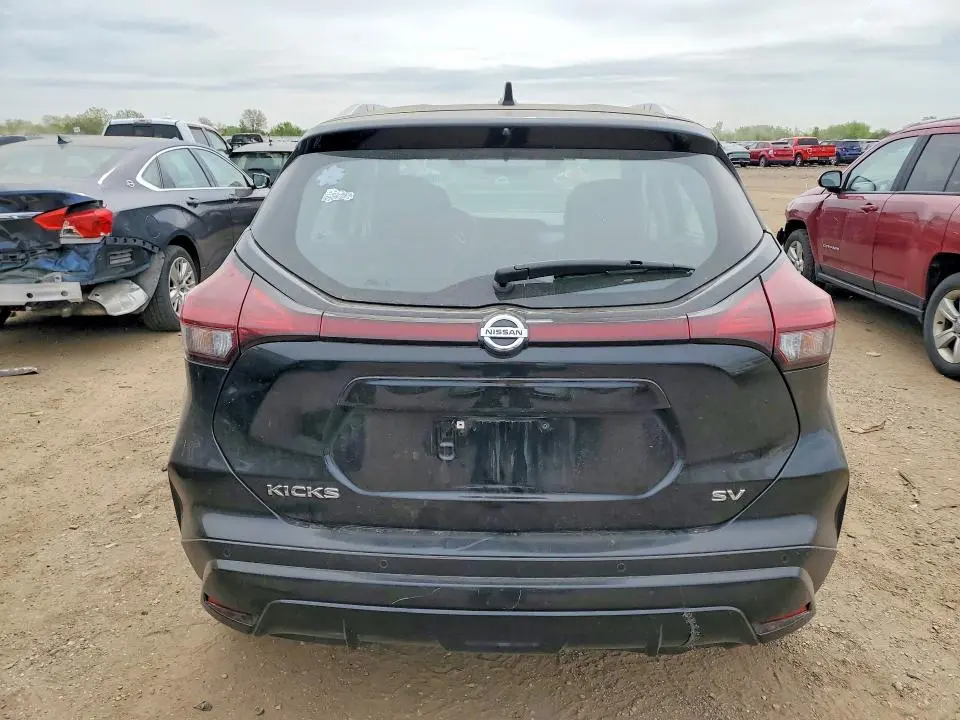 2021 NISSAN KICKS SV  