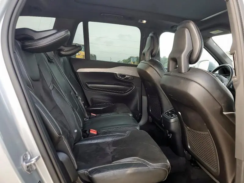 2018 VOLVO XC90 T6
