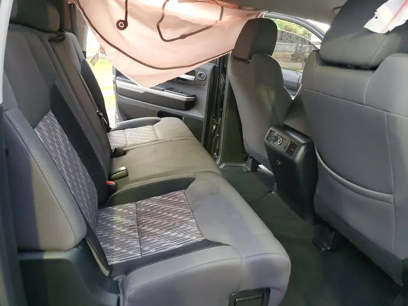 2018 TOYOTA TUNDRA CREWMAX SR5  