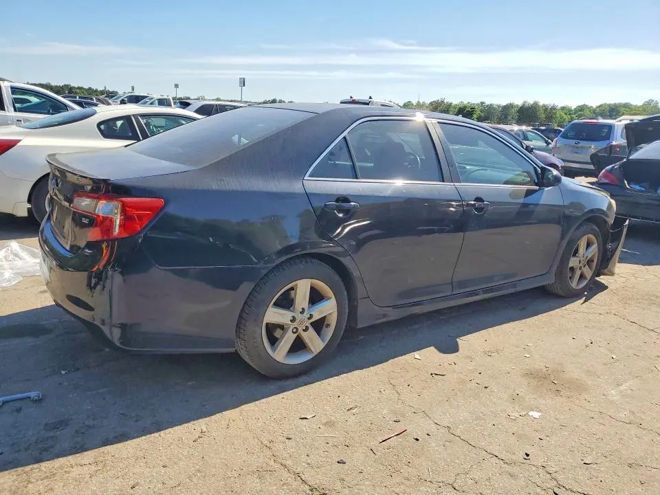 2014 TOYOTA CAMRY SE  