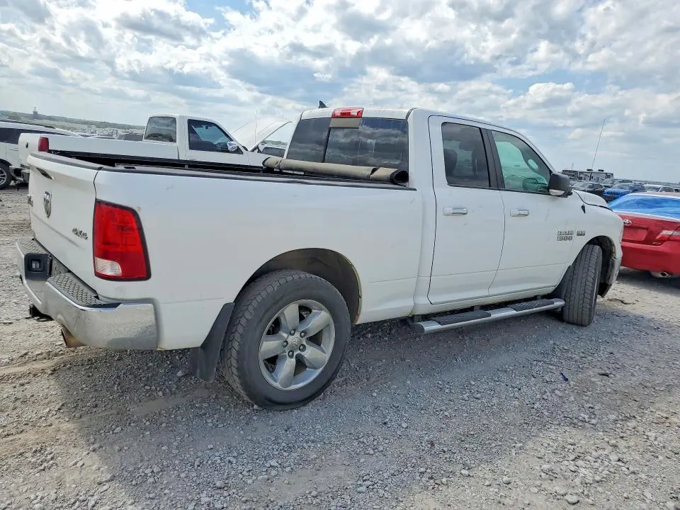 2015 RAM 1500 SLT  