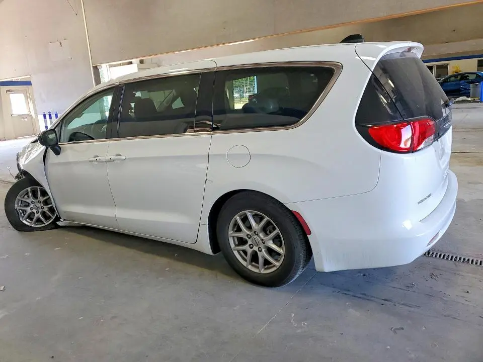 2024 CHRYSLER VOYAGER LX  