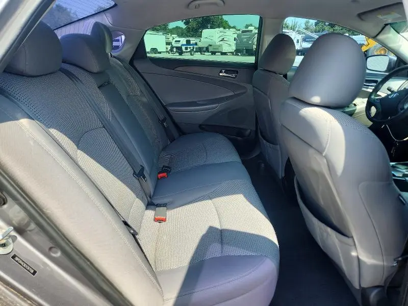 2012 HYUNDAI SONATA GLS  
