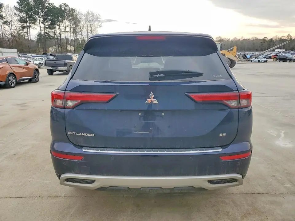 2022 MITSUBISHI OUTLANDER SE  