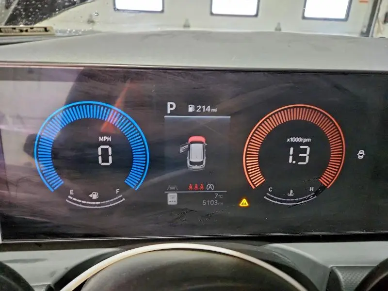 2025 HYUNDAI TUCSON SE  