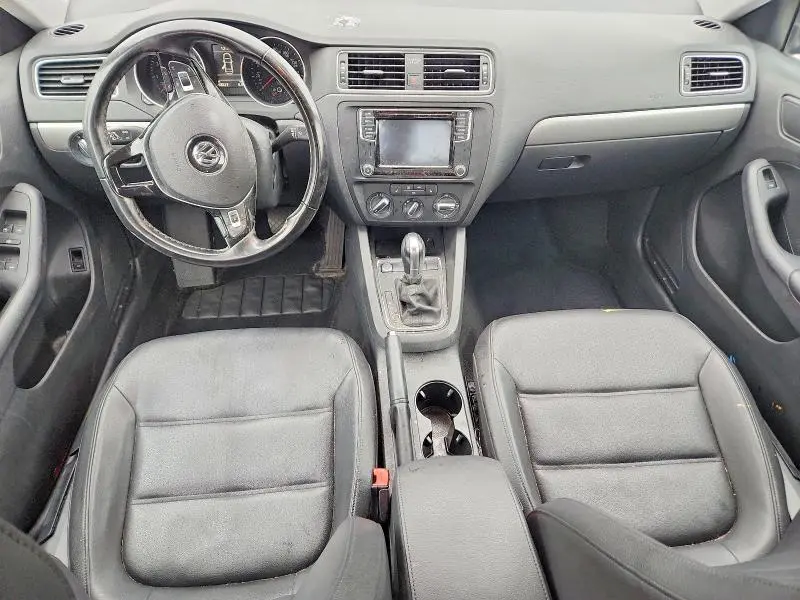 2017 VOLKSWAGEN JETTA SE  
