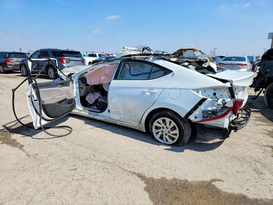 2017 HYUNDAI ELANTRA SE  