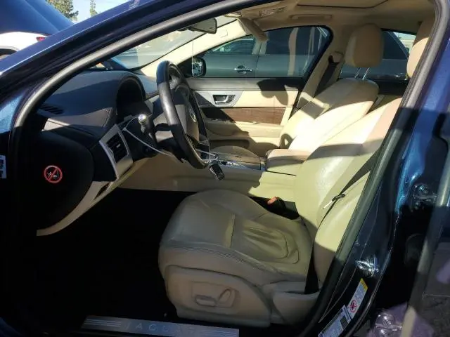 2013 JAGUAR XF   
