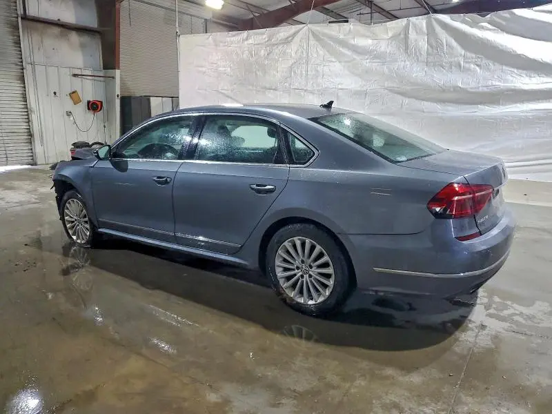 2017 VOLKSWAGEN PASSAT SE  