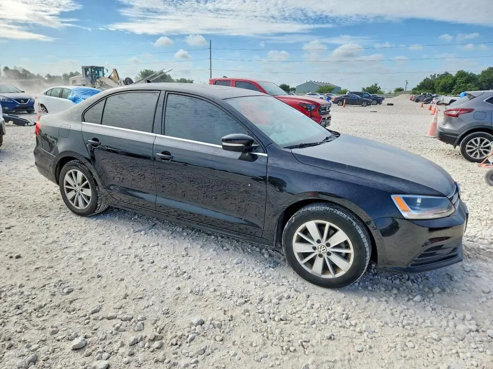 2015 VOLKSWAGEN JETTA SE  