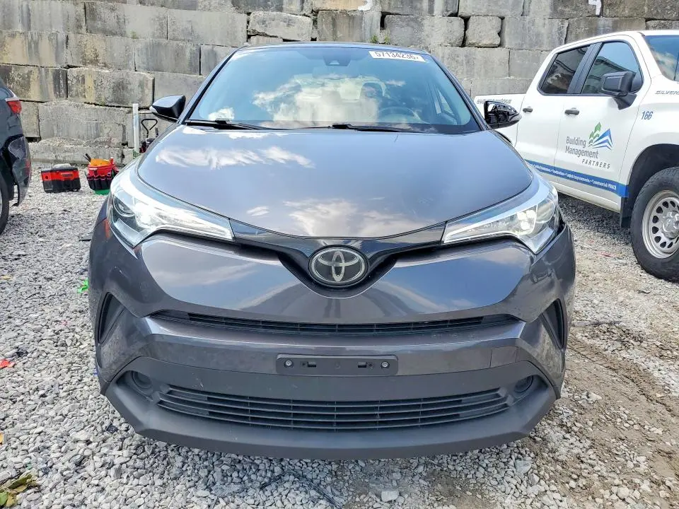 2019 TOYOTA C-HR XLE  
