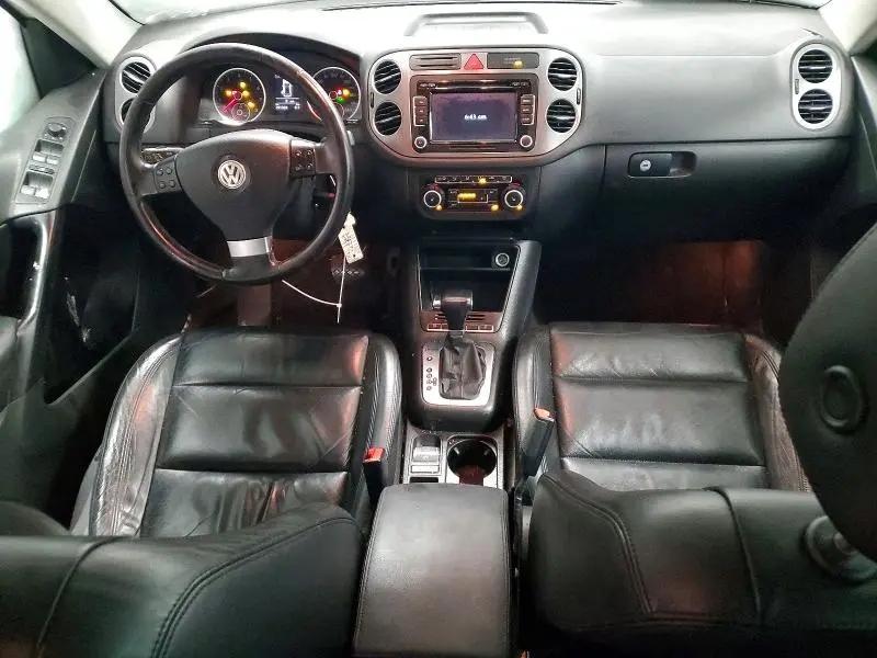 2010 VOLKSWAGEN TIGUAN SE  