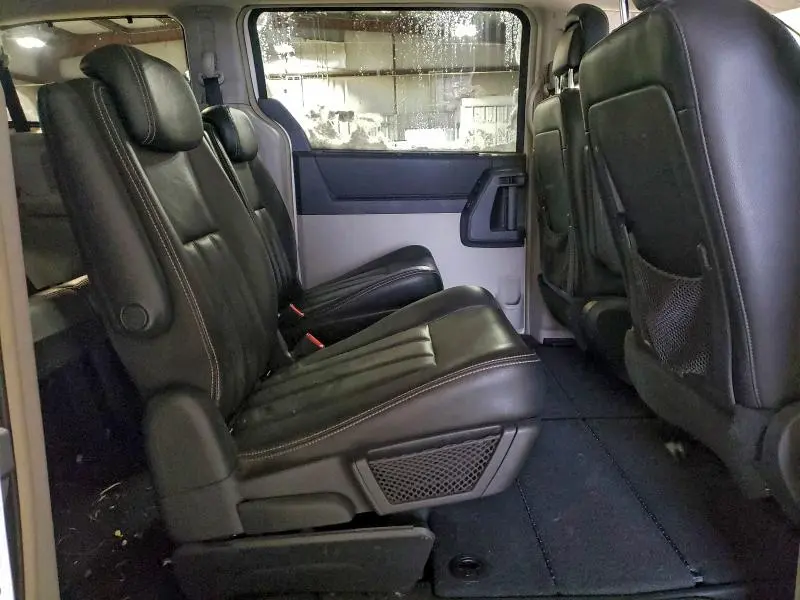 2010 CHRYSLER TOWN & COUNTRY TOURING PLUS  