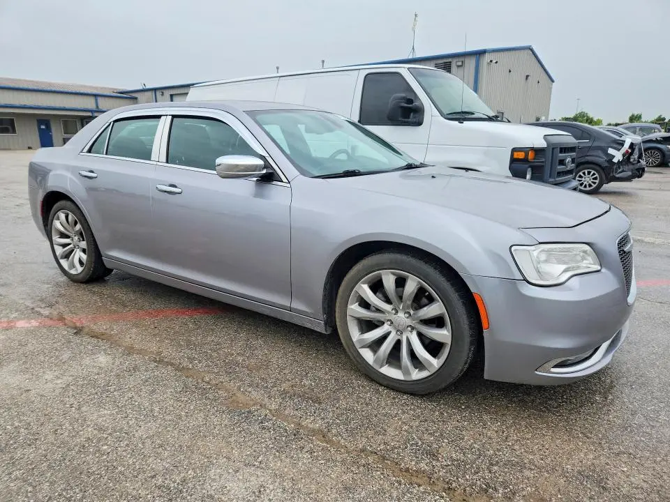 2018 CHRYSLER 300 LIMITED  