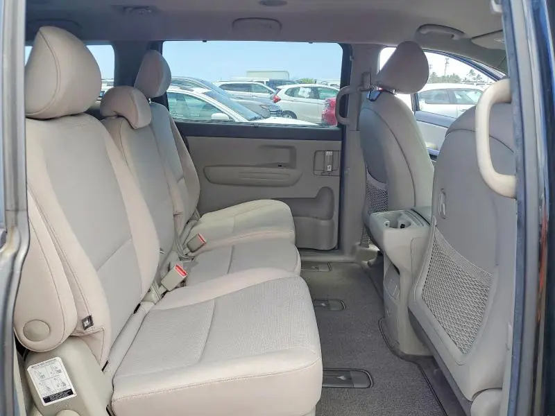 2016 KIA SEDONA LX  