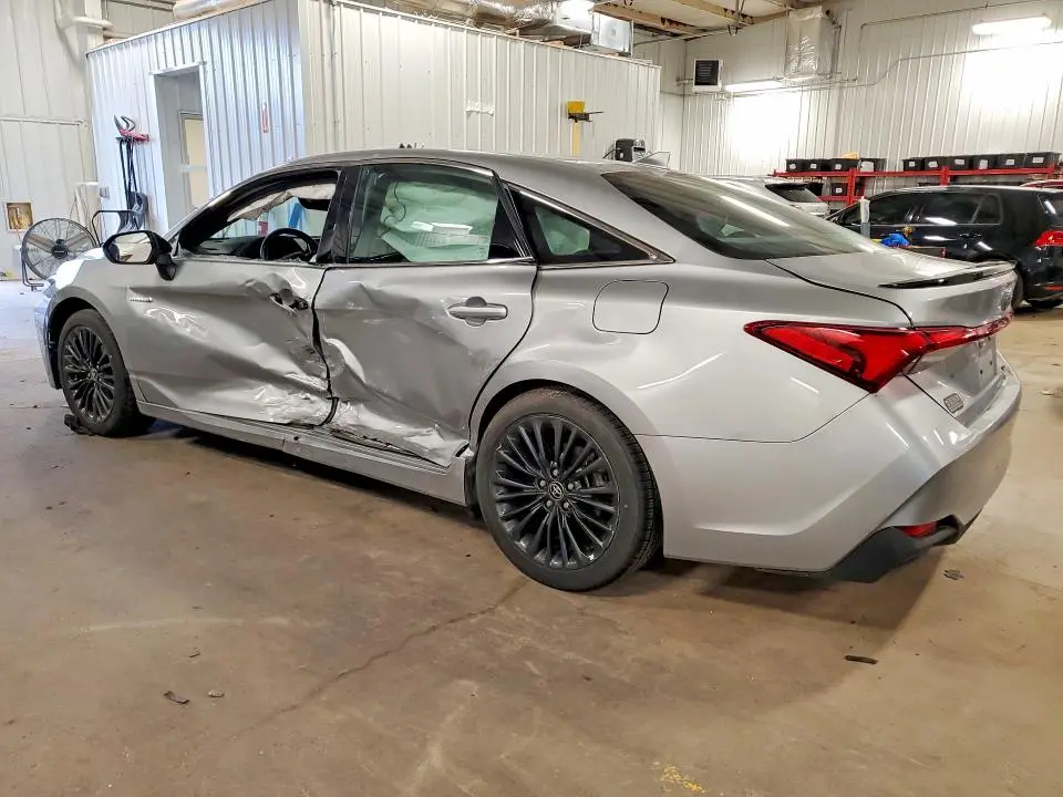 2021 TOYOTA AVALON XSE  