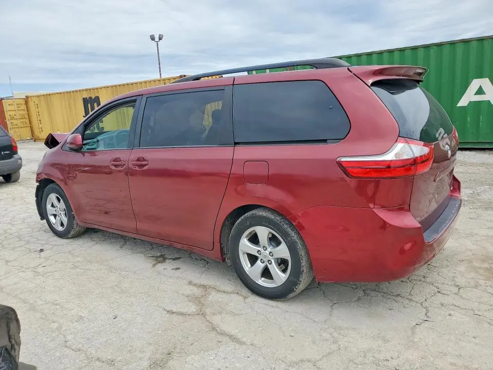 2016 TOYOTA SIENNA LE  