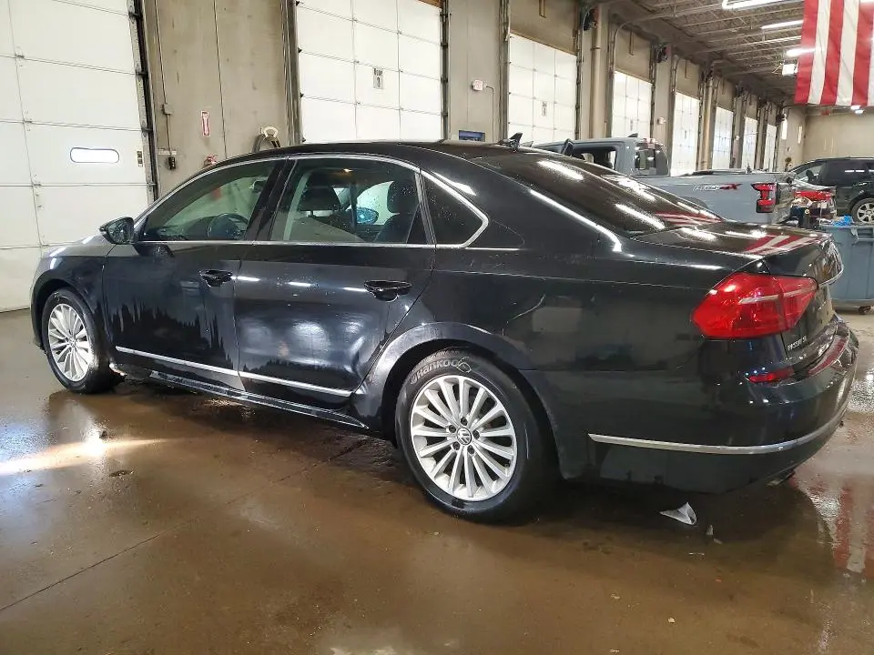2016 VOLKSWAGEN PASSAT SE  