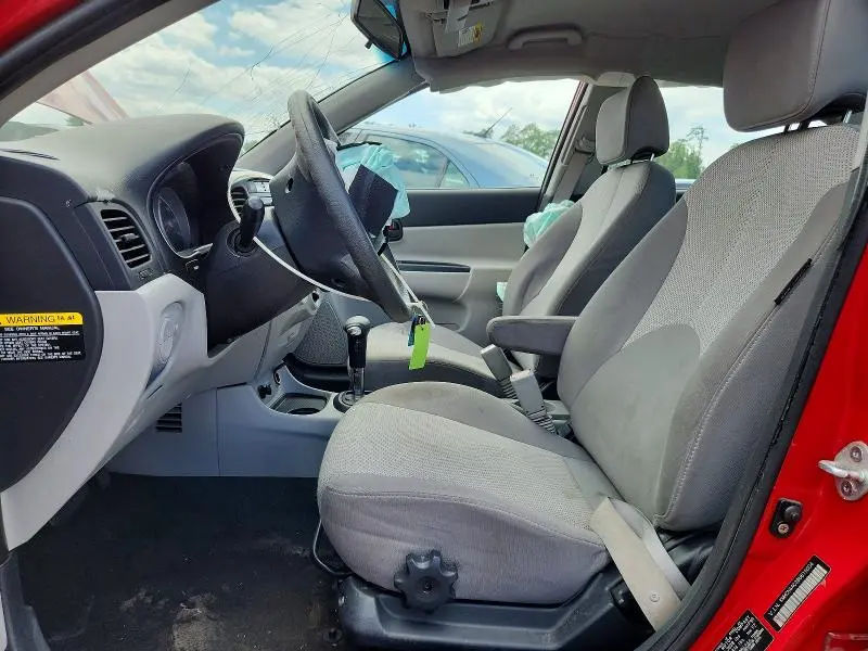 2011 HYUNDAI ACCENT GLS  