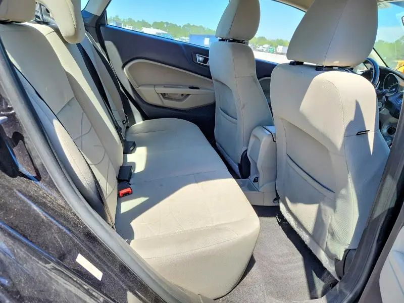 2015 FORD FIESTA SE  