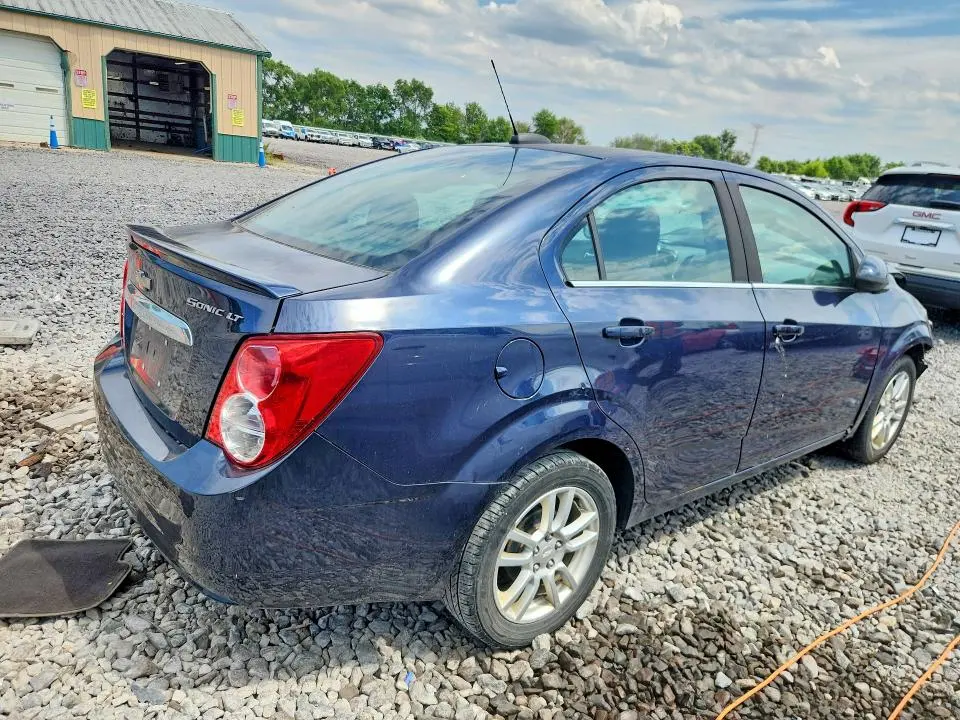 2015 CHEVROLET SONIC LT  