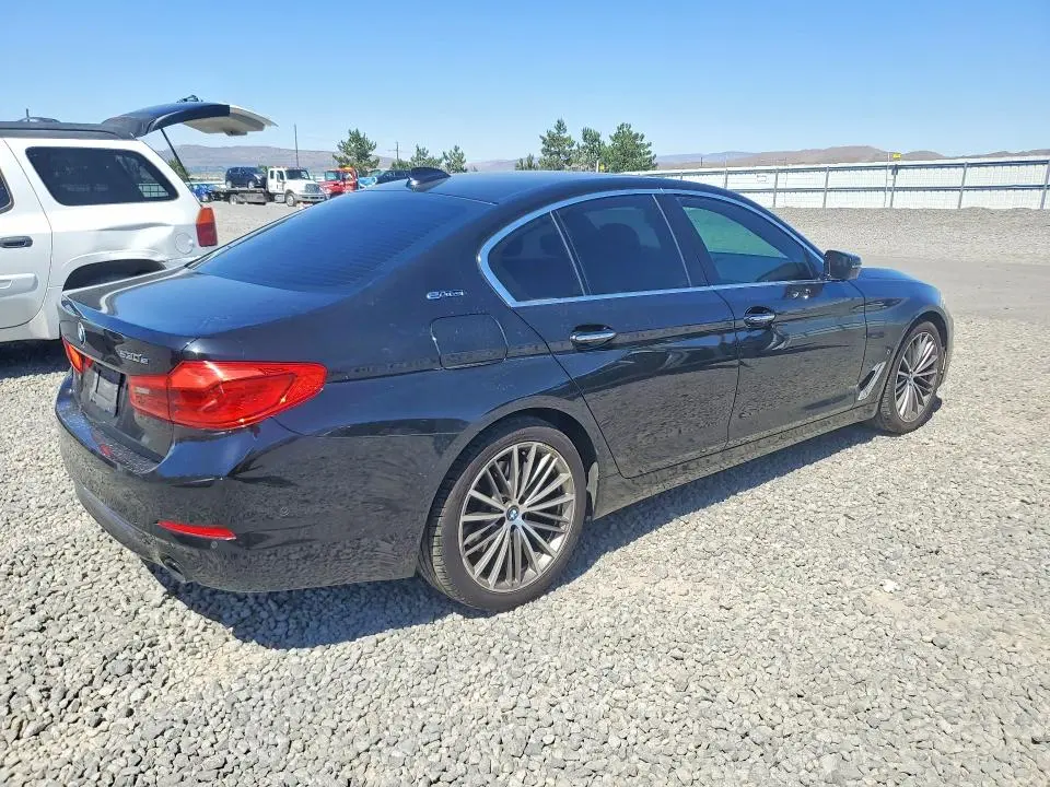 2018 BMW 530XE   