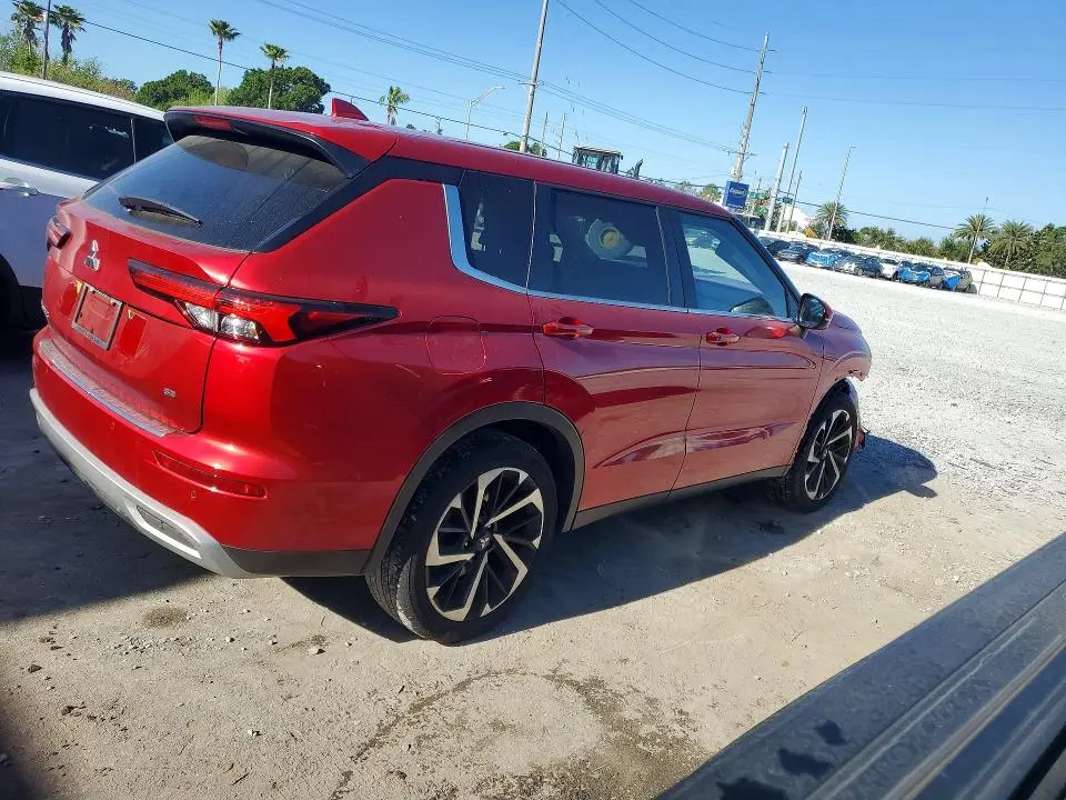 2024 MITSUBISHI OUTLANDER SE  