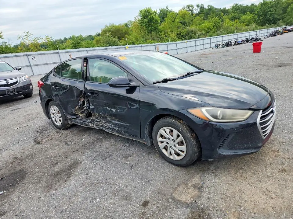2018 HYUNDAI ELANTRA SE  