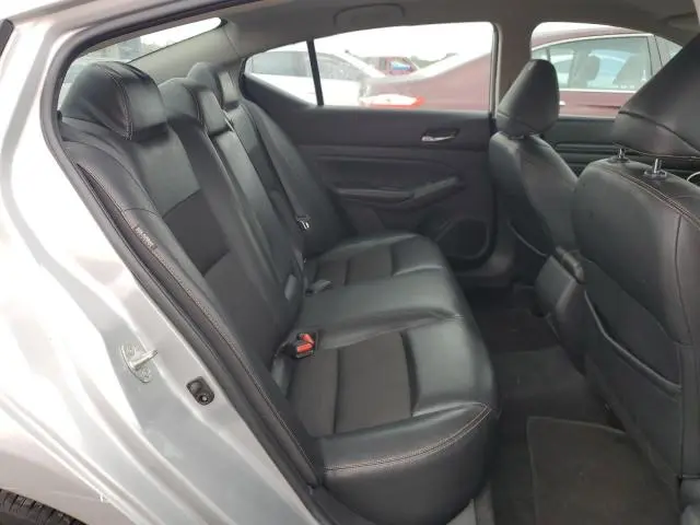 2021 NISSAN ALTIMA SR  