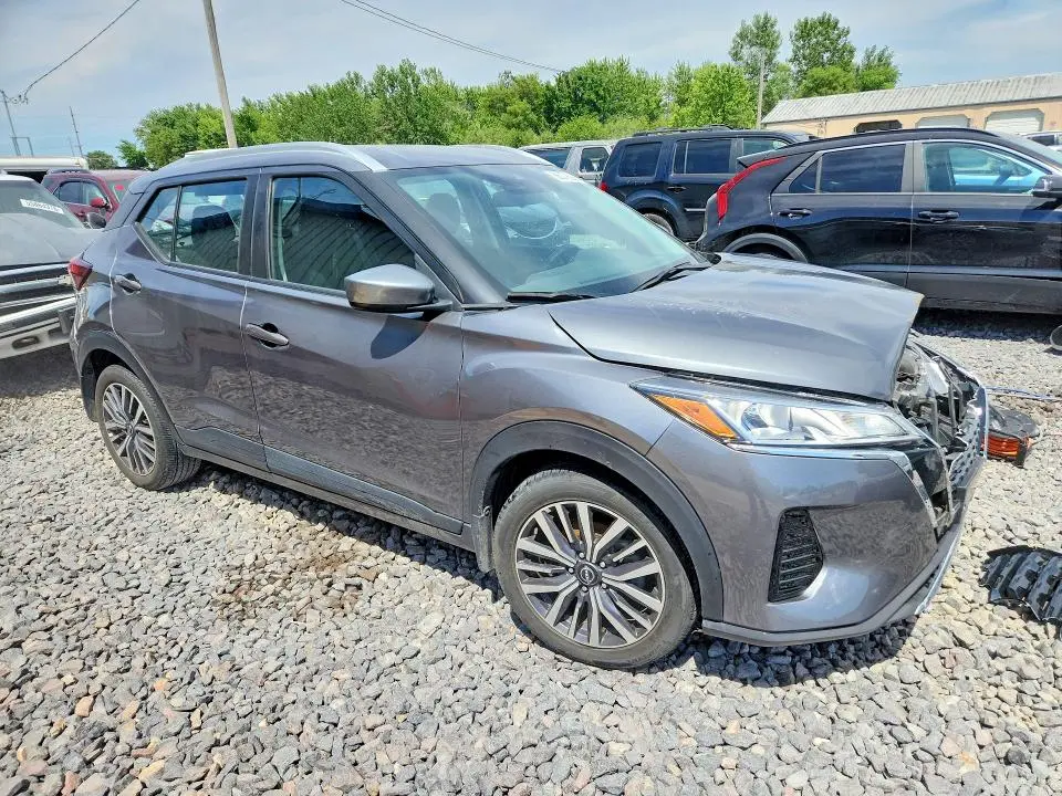 2022 NISSAN KICKS SV  