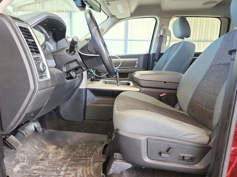 2017 RAM 1500 SLT  
