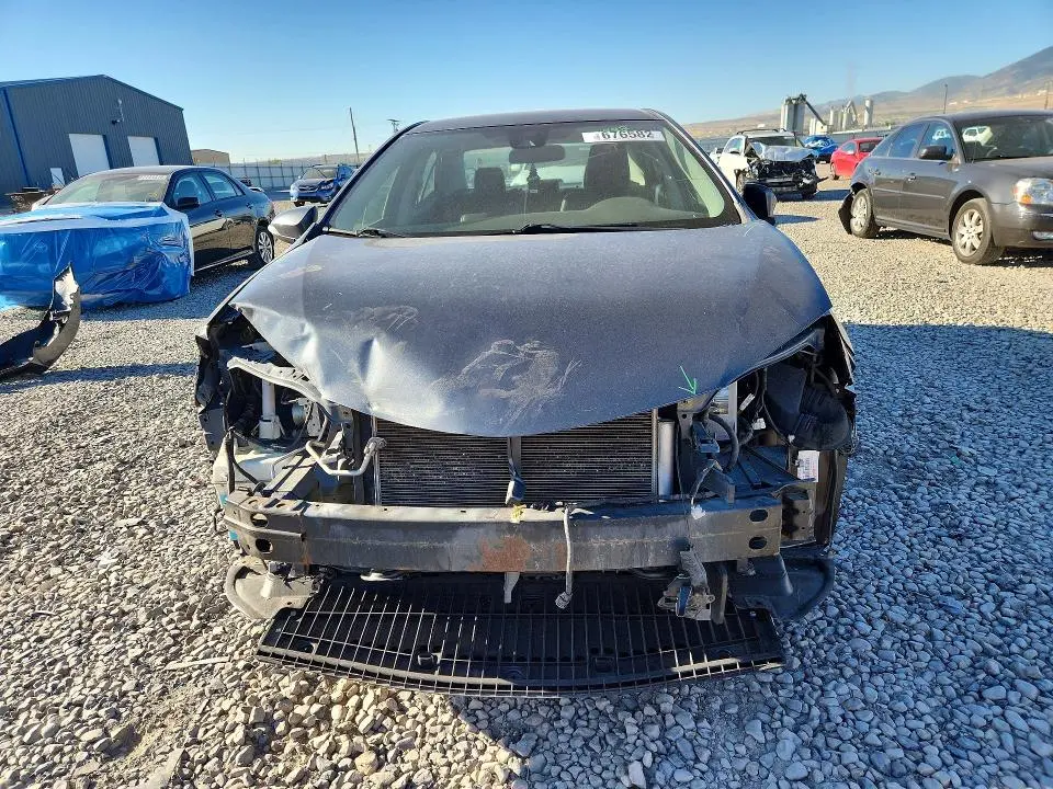 2017 TOYOTA COROLLA SE  