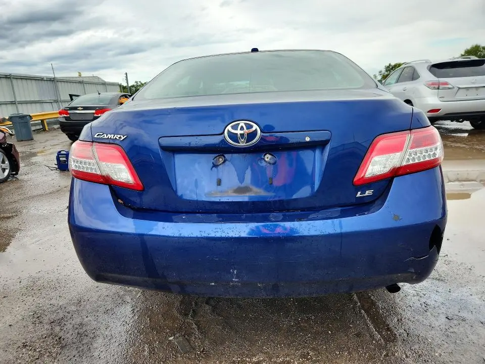 2011 TOYOTA CAMRY LE  