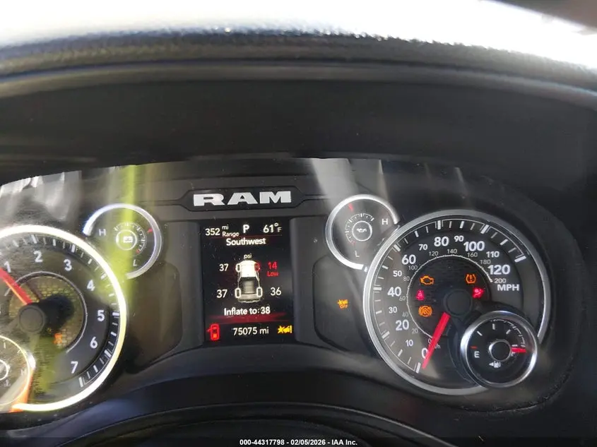2023 RAM 1500 BIG HORN  4X4 6'4 BOX