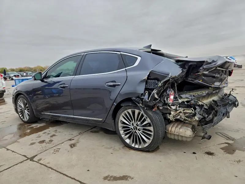 2019 KIA CADENZA LUXURY  