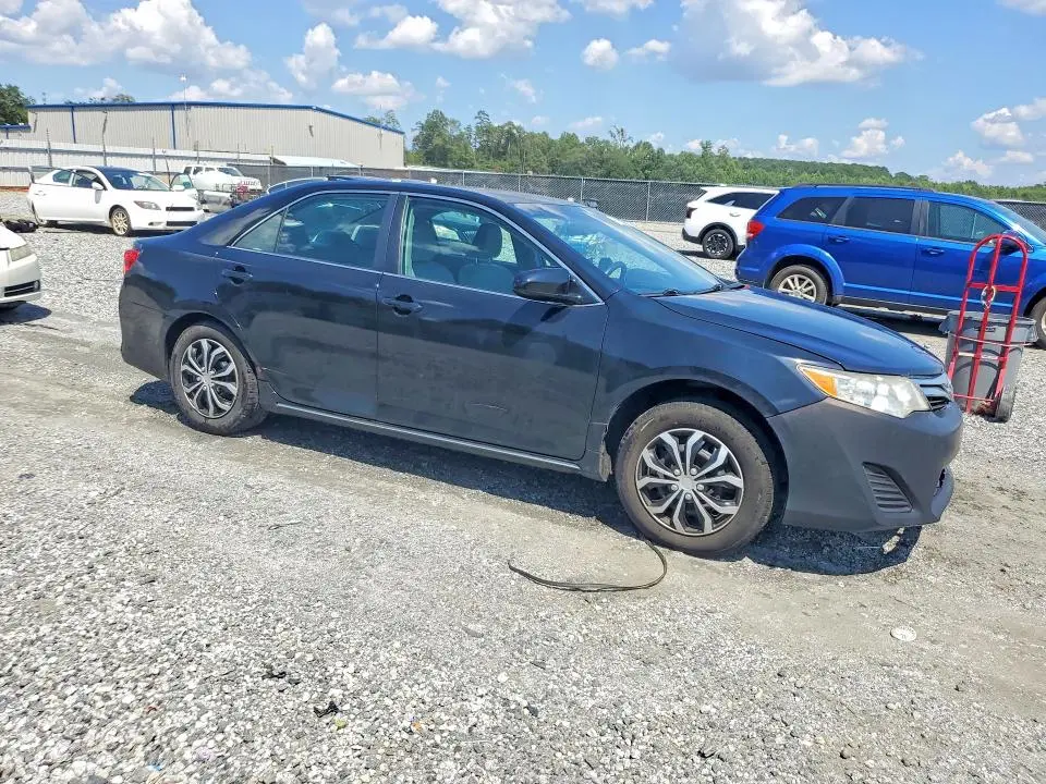 2013 TOYOTA CAMRY LE  