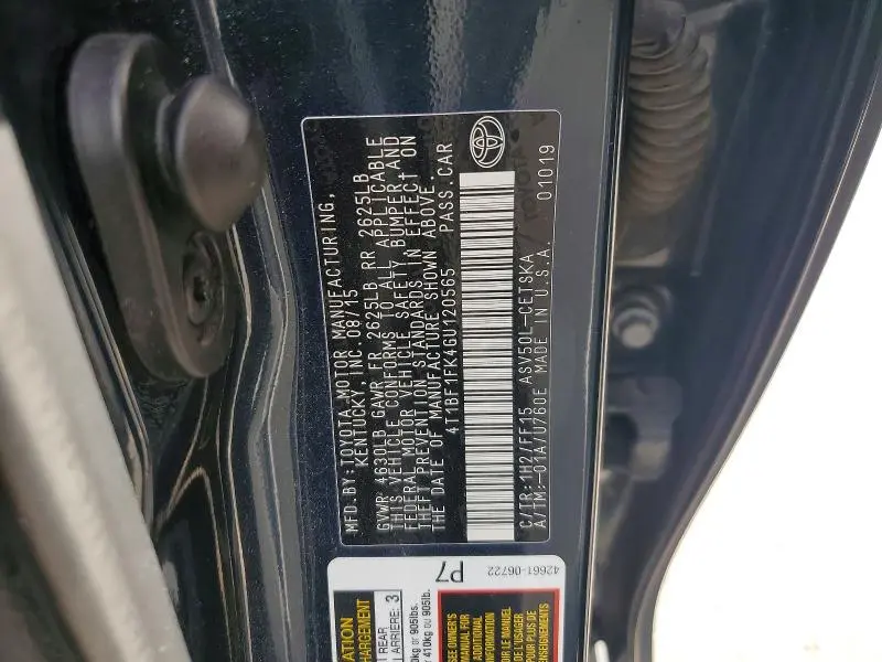 2016 TOYOTA CAMRY SE  