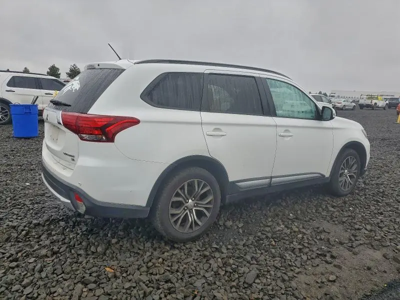 2016 MITSUBISHI OUTLANDER SE  