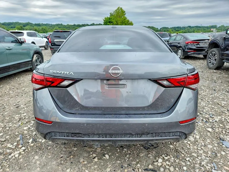 2025 NISSAN SENTRA SV  