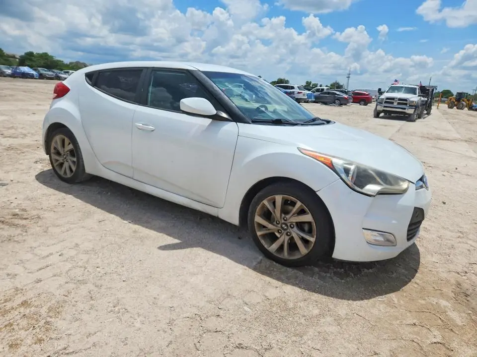 2017 HYUNDAI VELOSTER BASE  