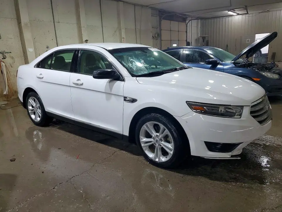 2018 FORD TAURUS SE  